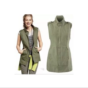 CAbi Explorer Vest, Utility style Army Green